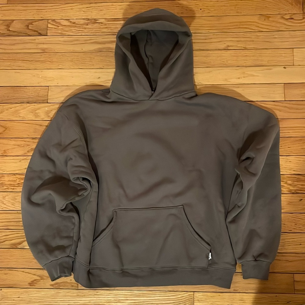 Akimbo Hoodie
